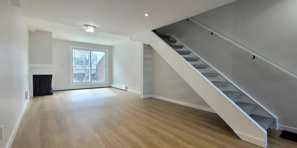 2400 15 Street SW Calgary AB T2T 5S3