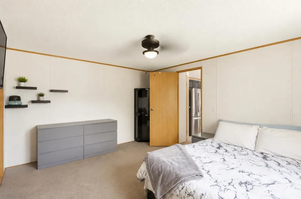 10109 95 Street Clairmont AB T8X 5G7