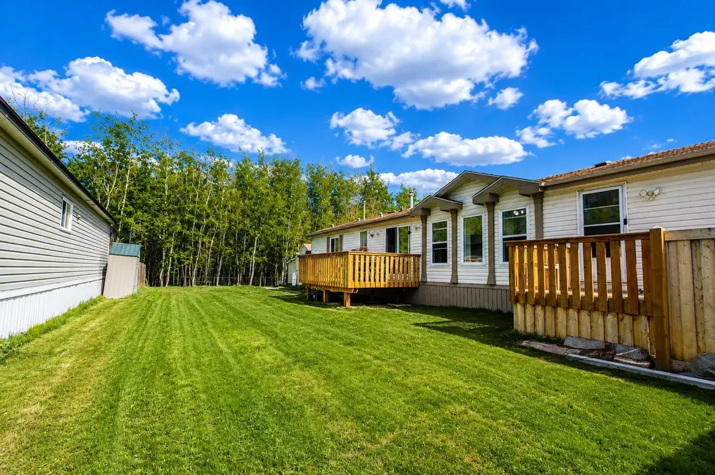 10109 95 Street Clairmont AB T8X 5G7