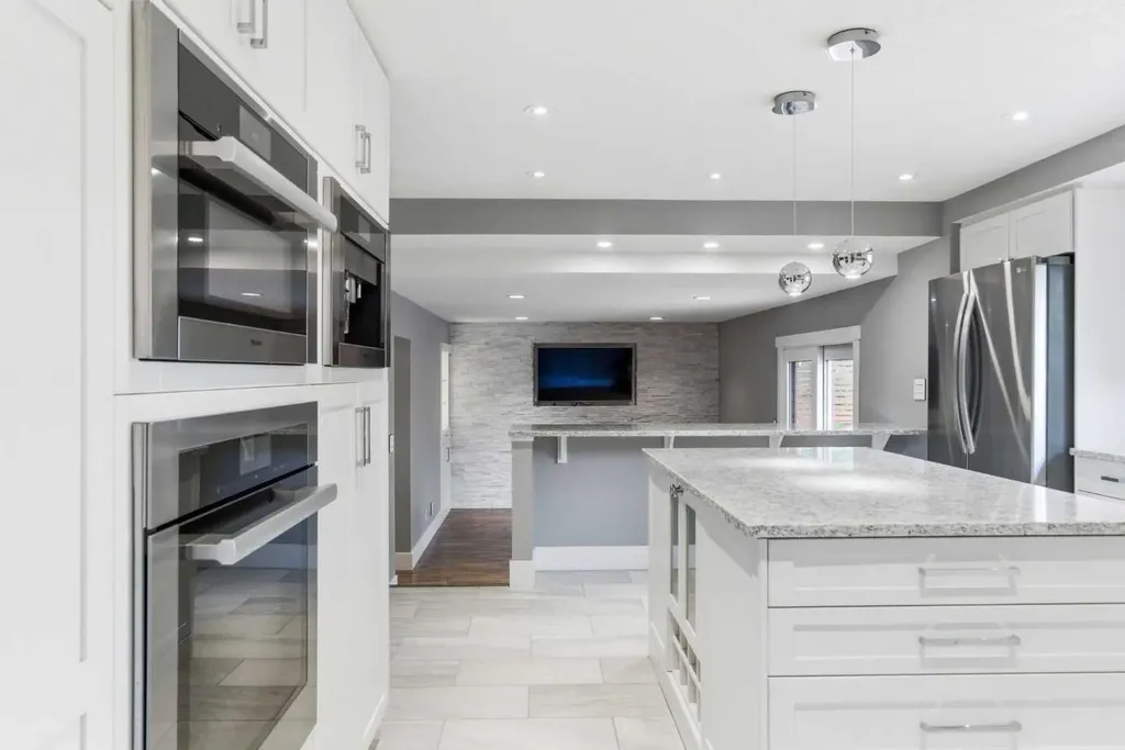 423 Lake Simcoe Crescent SE Calgary AB T2J5L3