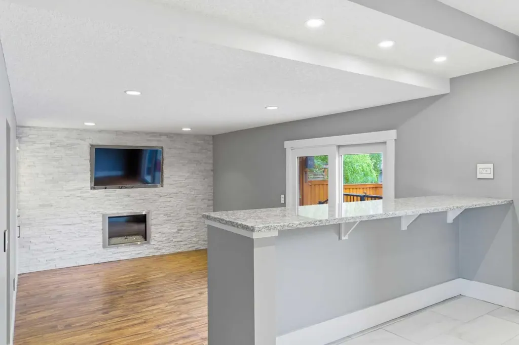 423 Lake Simcoe Crescent SE Calgary AB T2J5L3