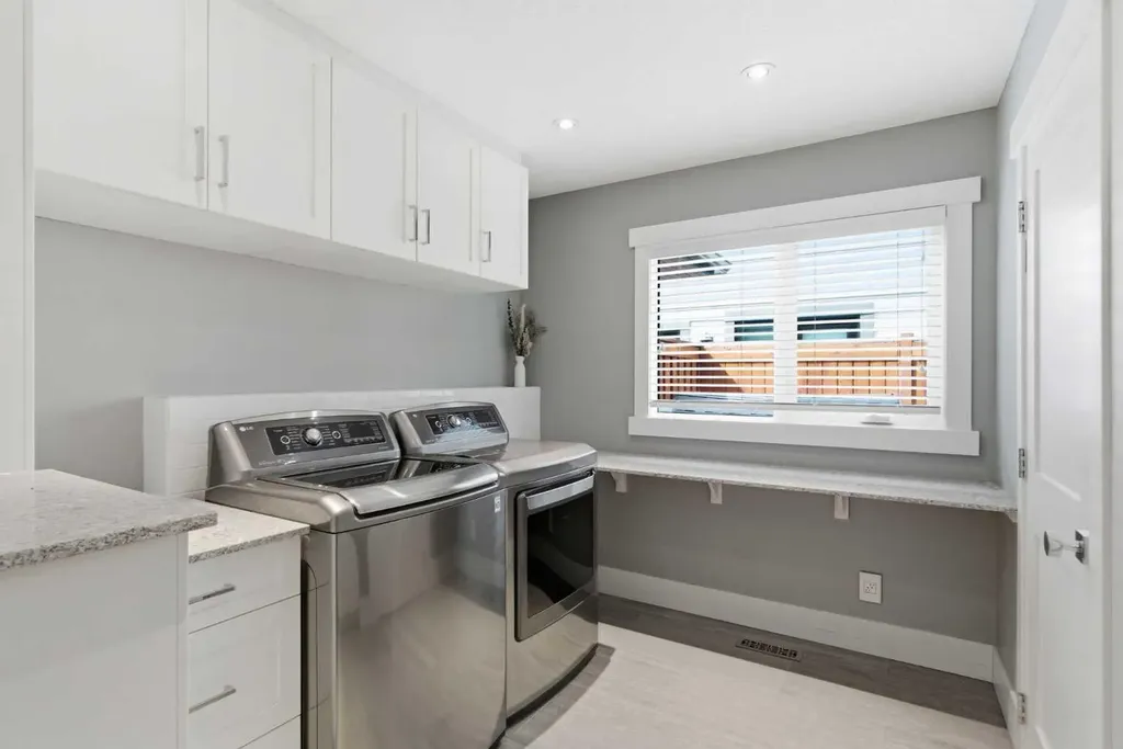 423 Lake Simcoe Crescent SE Calgary AB T2J5L3