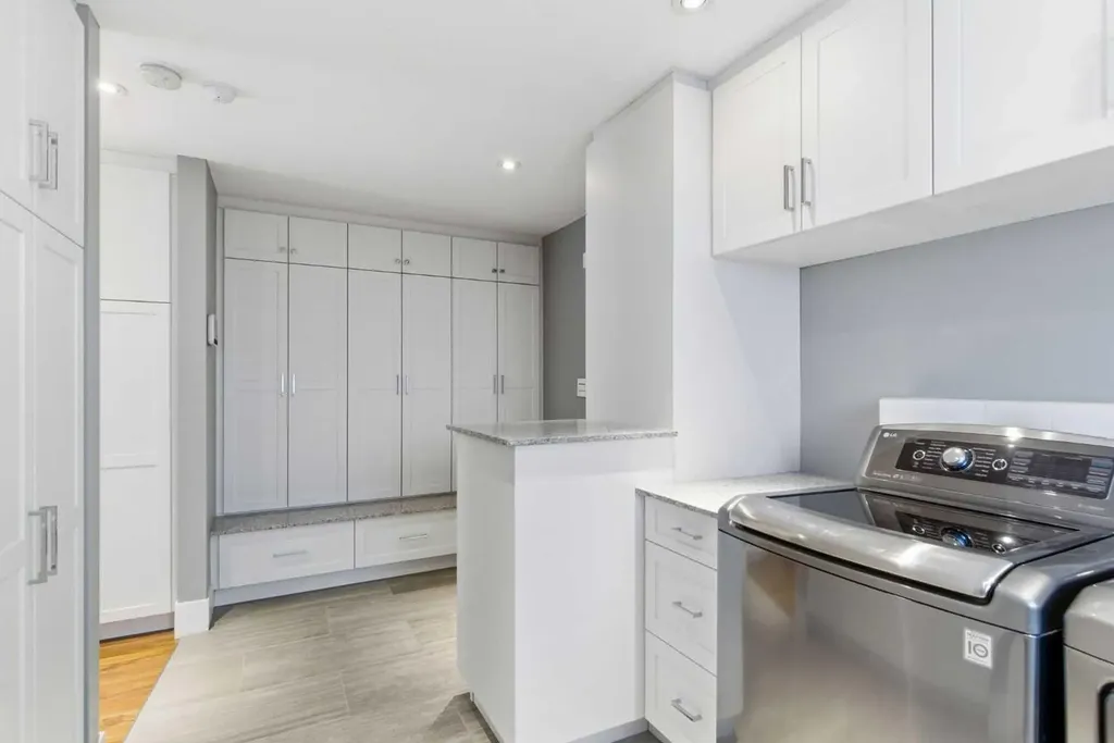 423 Lake Simcoe Crescent SE Calgary AB T2J5L3
