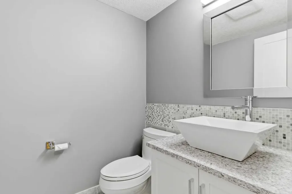 423 Lake Simcoe Crescent SE Calgary AB T2J5L3