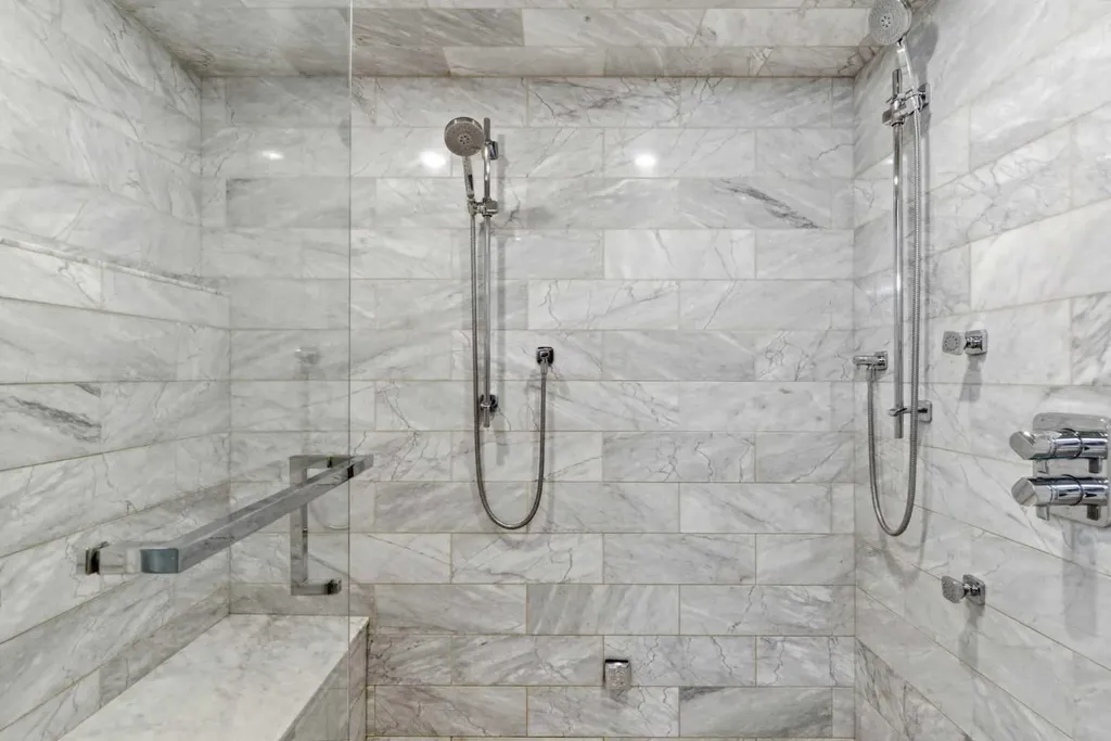 423 Lake Simcoe Crescent SE Calgary AB T2J5L3