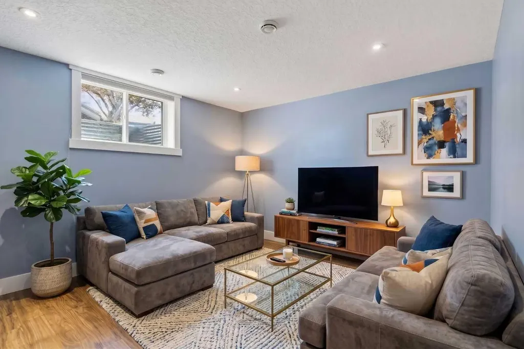 423 Lake Simcoe Crescent SE Calgary AB T2J5L3