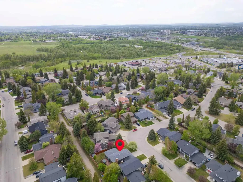 423 Lake Simcoe Crescent SE Calgary AB T2J5L3