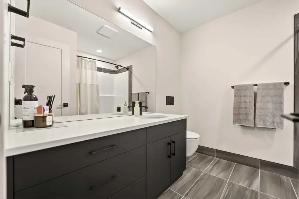 1048 Coalbrook Gate W Lethbridge AB T1J 5X2