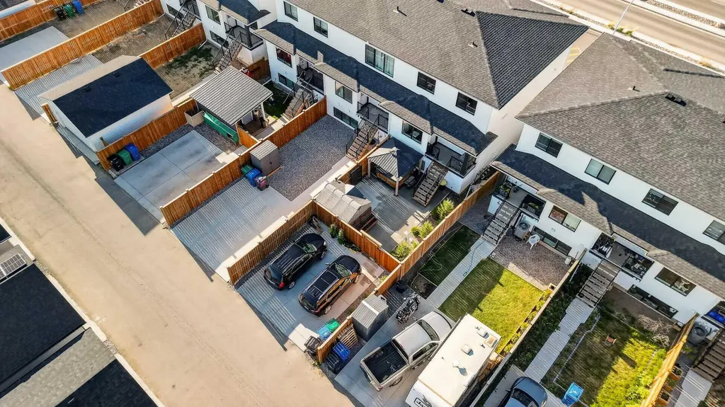 1048 Coalbrook Gate W Lethbridge AB T1J 5X2