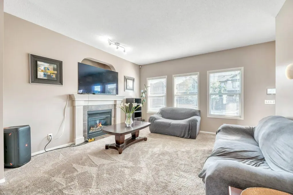 319 Saddlebrook Circle NE Calgary AB T3J 0J9