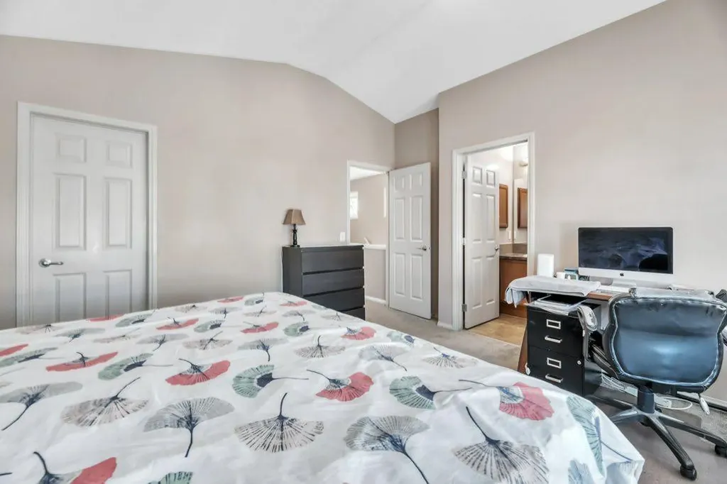 319 Saddlebrook Circle NE Calgary AB T3J 0J9