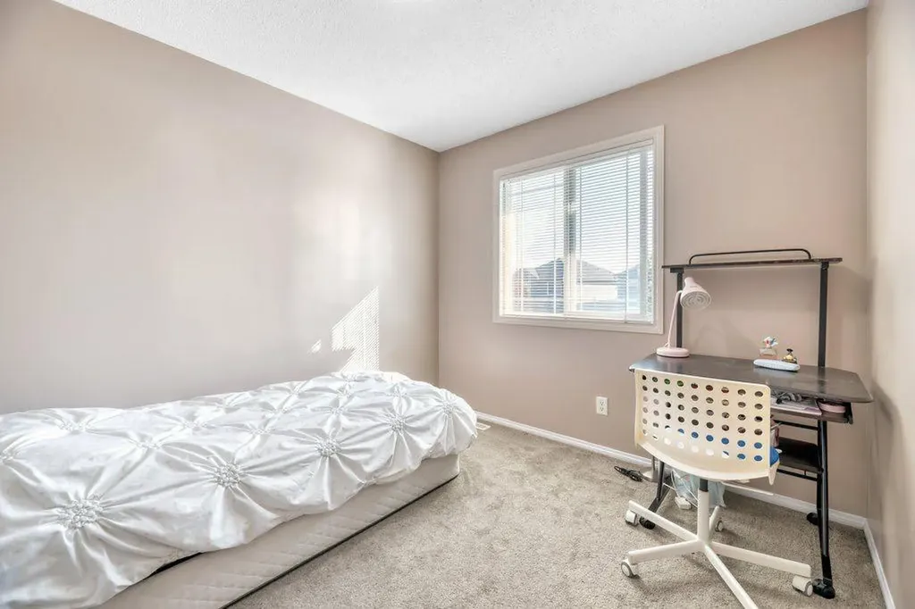 319 Saddlebrook Circle NE Calgary AB T3J 0J9