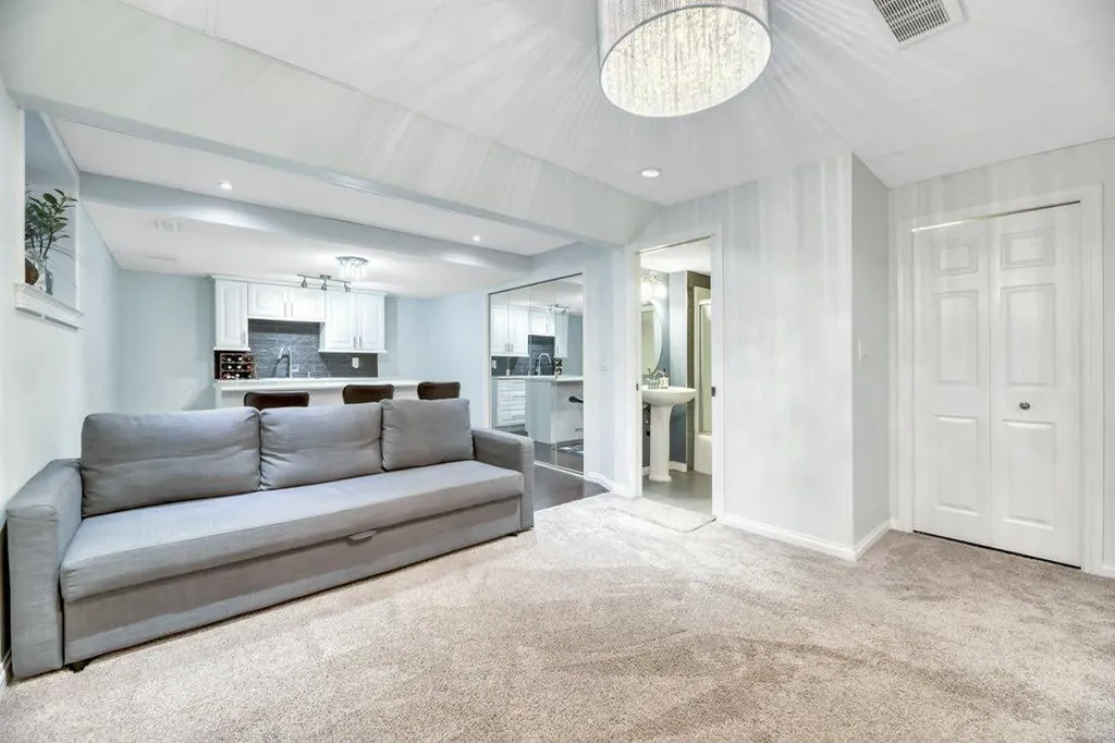 319 Saddlebrook Circle NE Calgary AB T3J 0J9