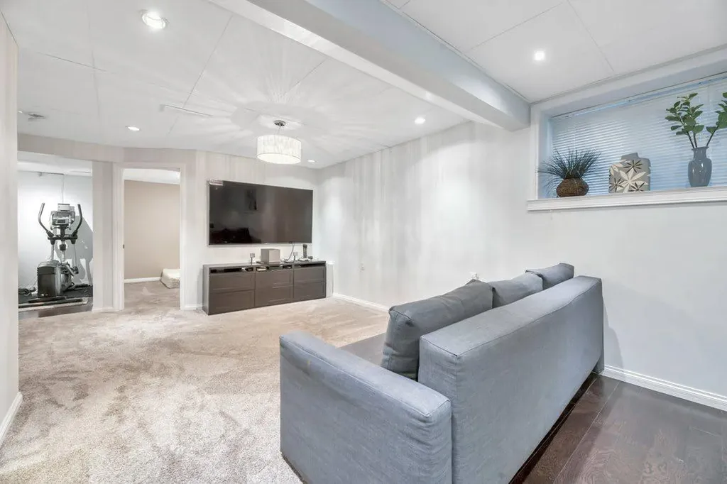 319 Saddlebrook Circle NE Calgary AB T3J 0J9