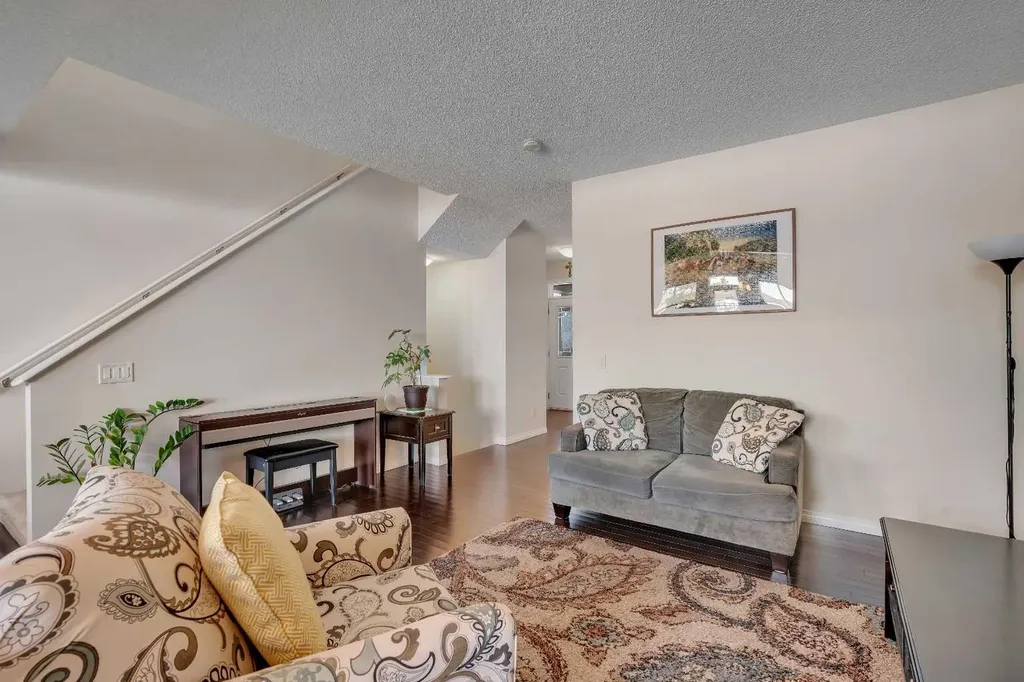 245 Auburn Crest Way SE Calgary AB T3M 1T6