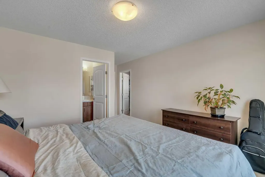 245 Auburn Crest Way SE Calgary AB T3M 1T6