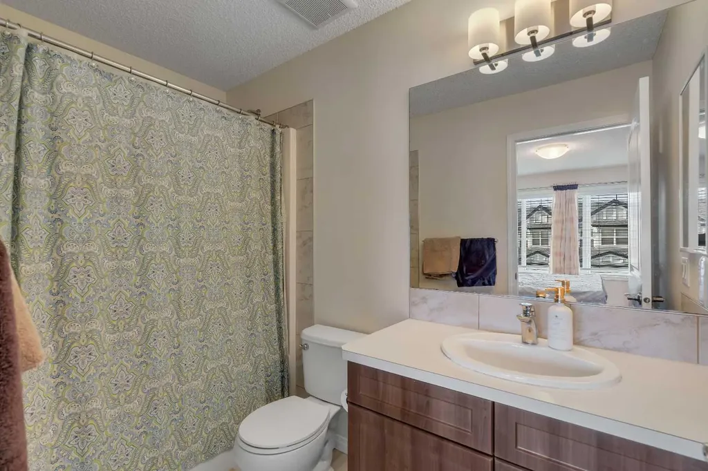 245 Auburn Crest Way SE Calgary AB T3M 1T6