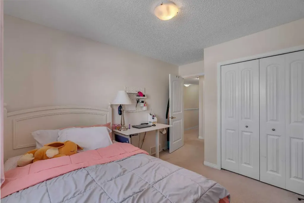 245 Auburn Crest Way SE Calgary AB T3M 1T6