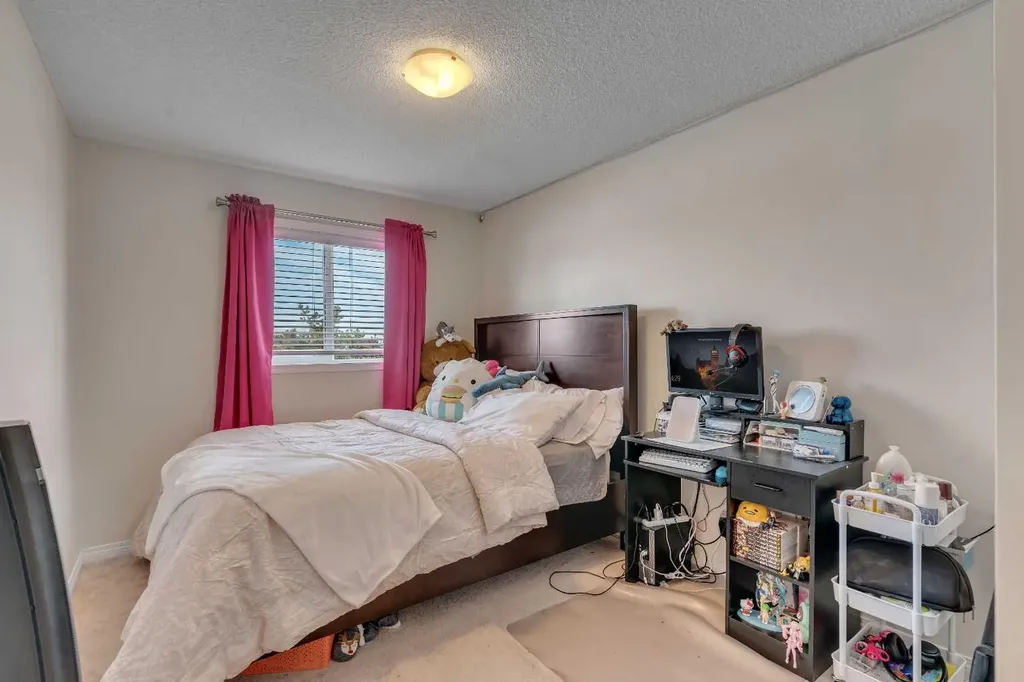 245 Auburn Crest Way SE Calgary AB T3M 1T6