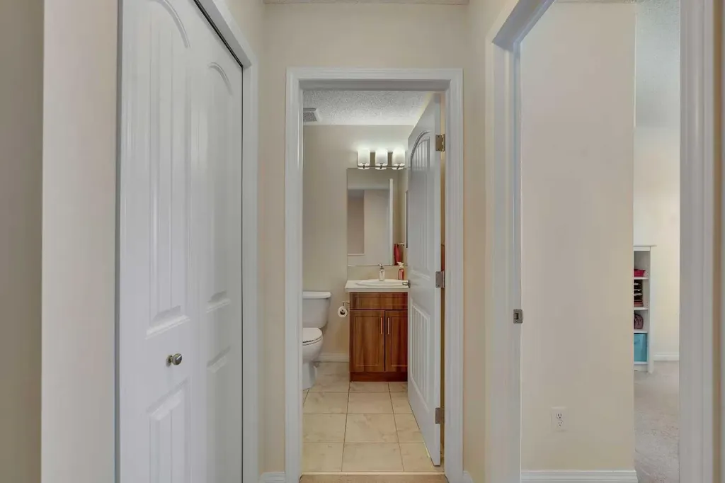 245 Auburn Crest Way SE Calgary AB T3M 1T6