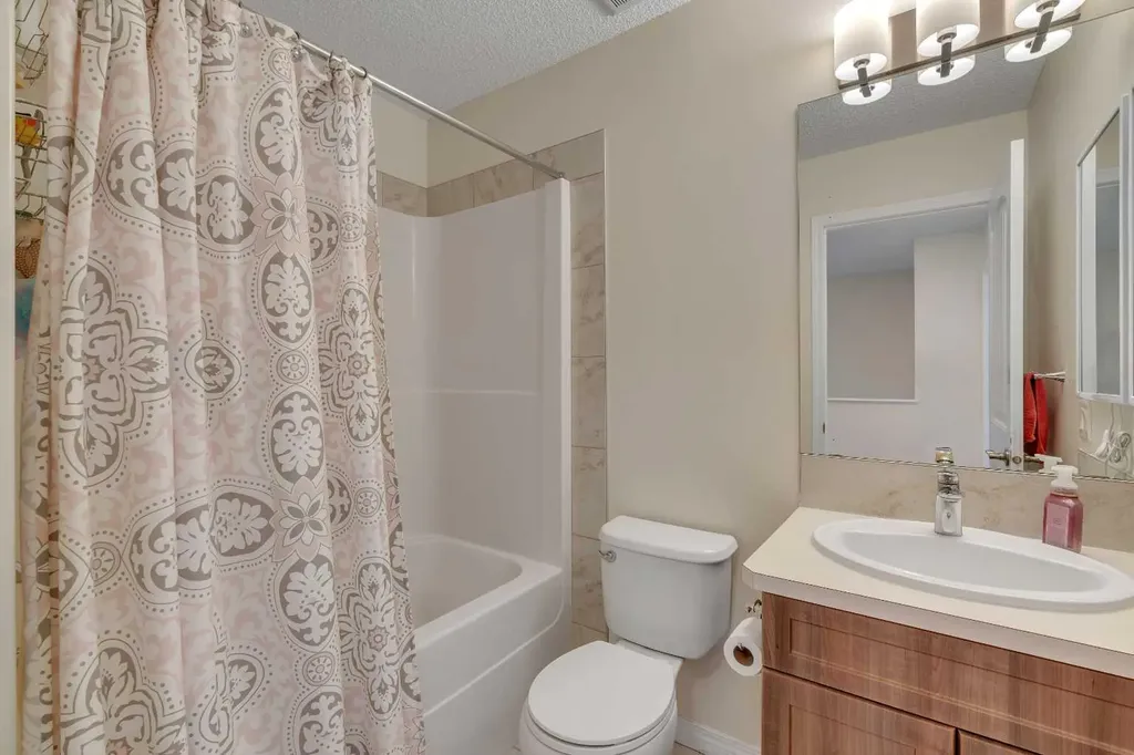 245 Auburn Crest Way SE Calgary AB T3M 1T6