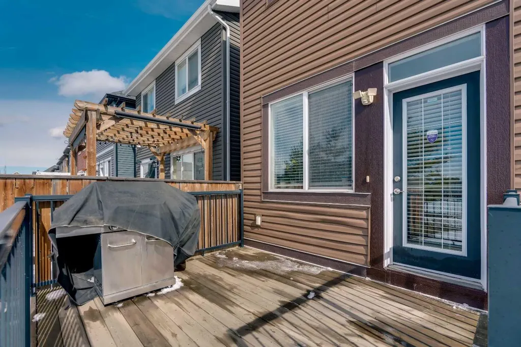 245 Auburn Crest Way SE Calgary AB T3M 1T6