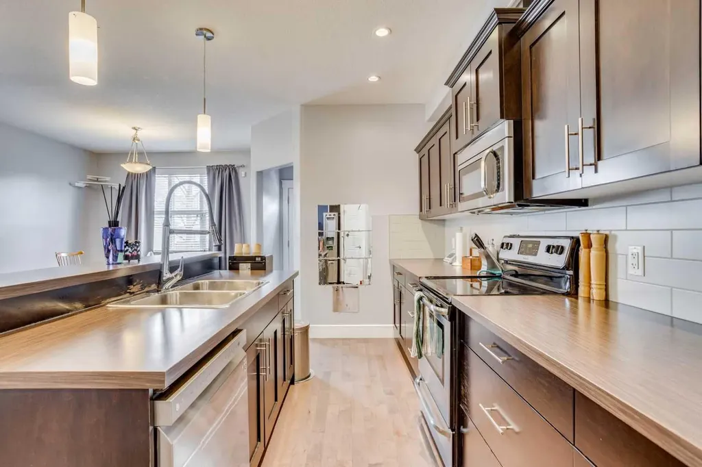 401 Sparrow Hawk Drive Fort Mcmurray AB T9K2Y2