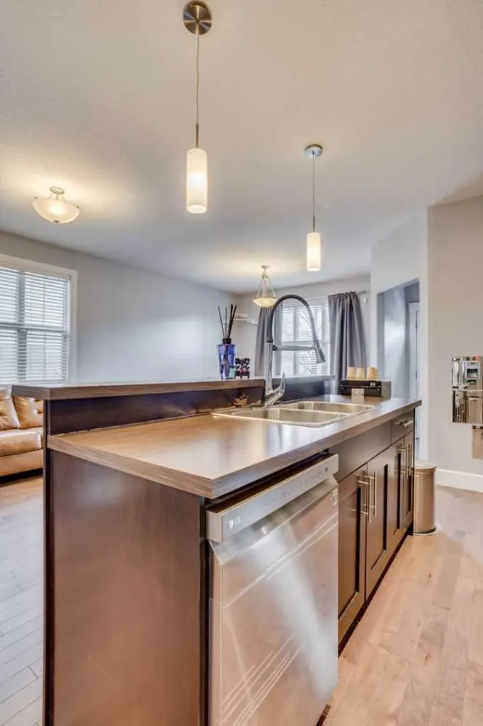 401 Sparrow Hawk Drive Fort Mcmurray AB T9K2Y2