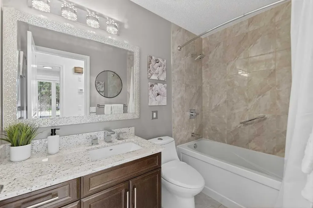 240 Canniff Place SW Calgary AB T2W 2L8