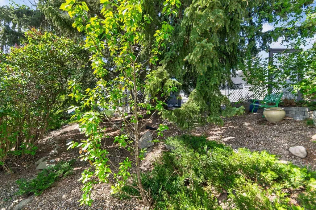 240 Canniff Place SW Calgary AB T2W 2L8