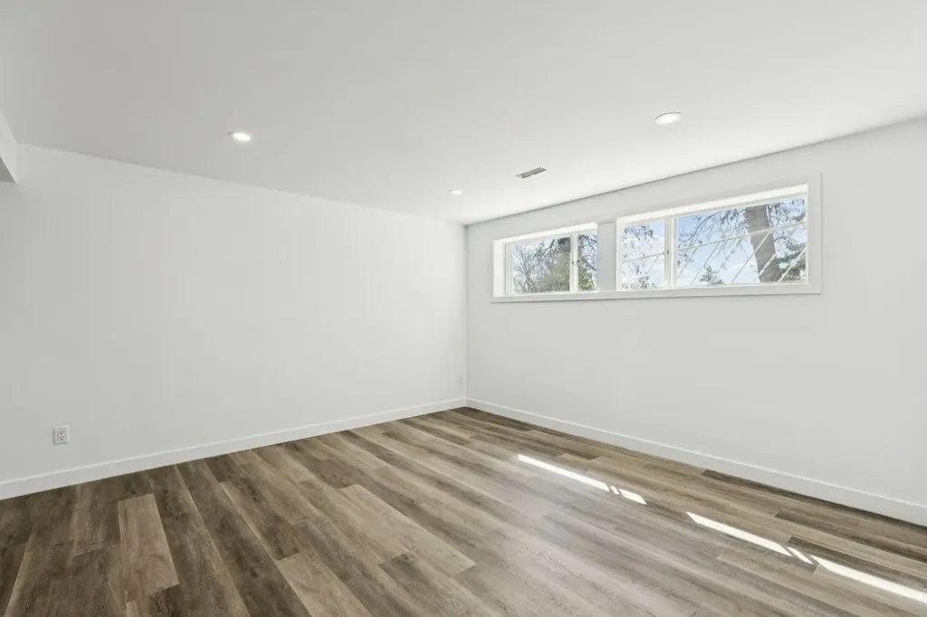 6928 Hunterbow Crescent NW Calgary AB T2K 4R5