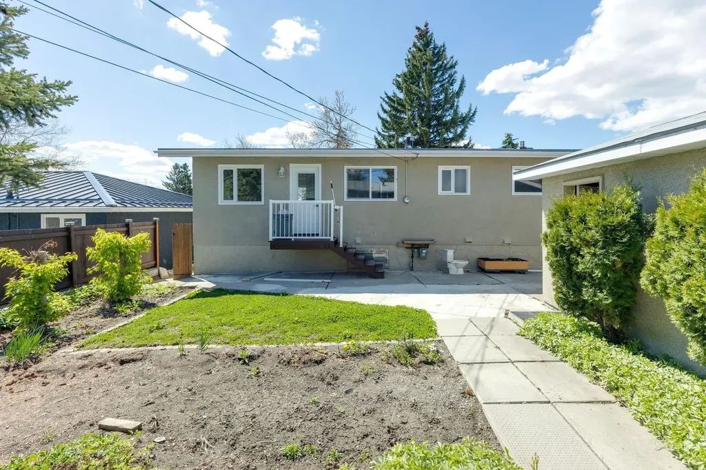 6928 Hunterbow Crescent NW Calgary AB T2K 4R5