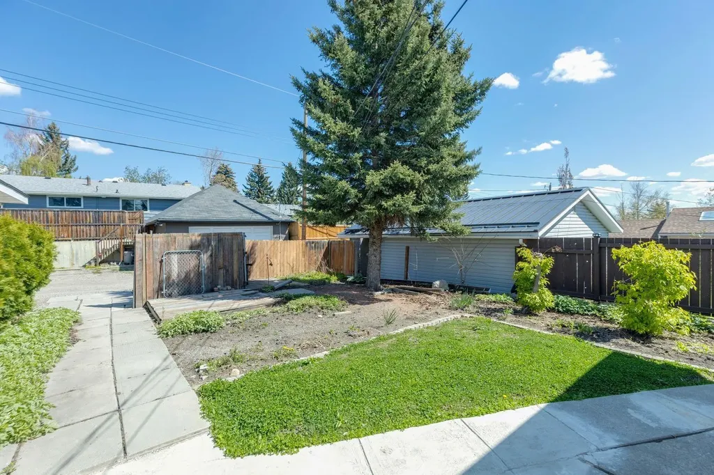 6928 Hunterbow Crescent NW Calgary AB T2K 4R5