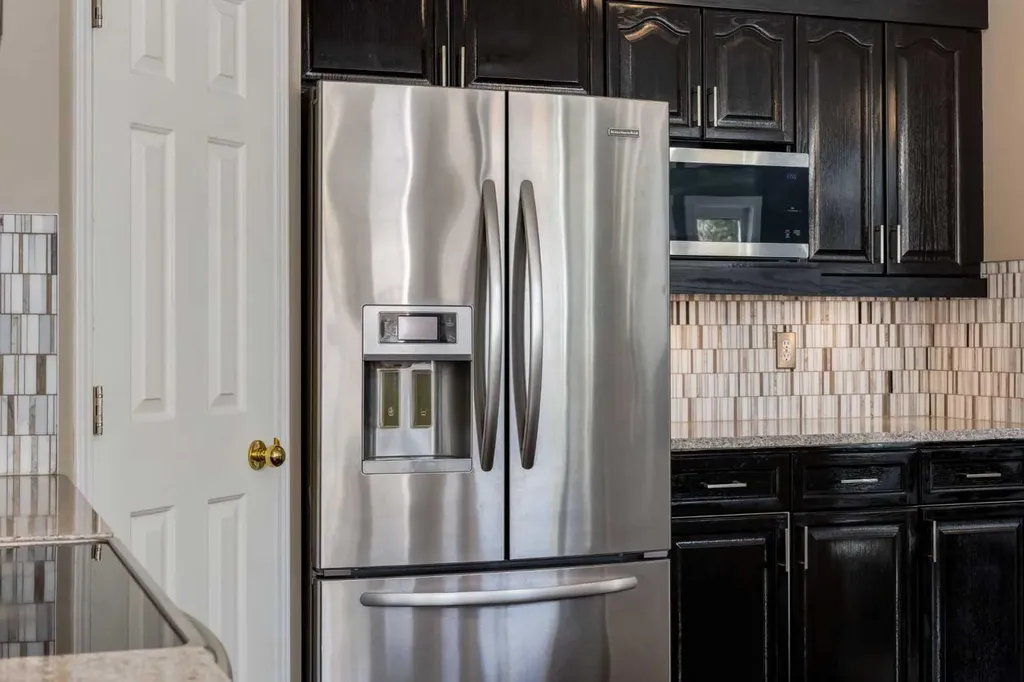 331 Sierra Madre Court SW Calgary AB T3H 3G7