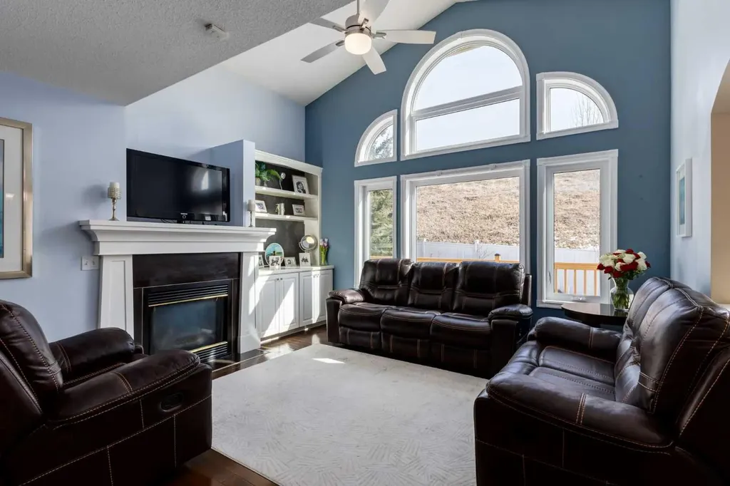 331 Sierra Madre Court SW Calgary AB T3H 3G7
