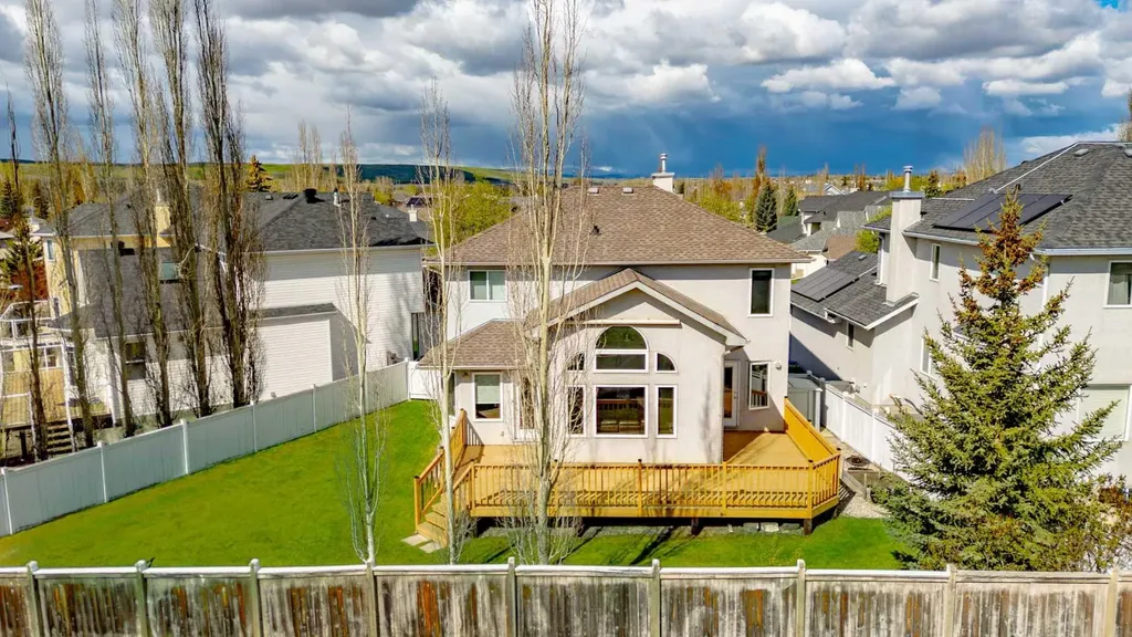 331 Sierra Madre Court SW Calgary AB T3H 3G7