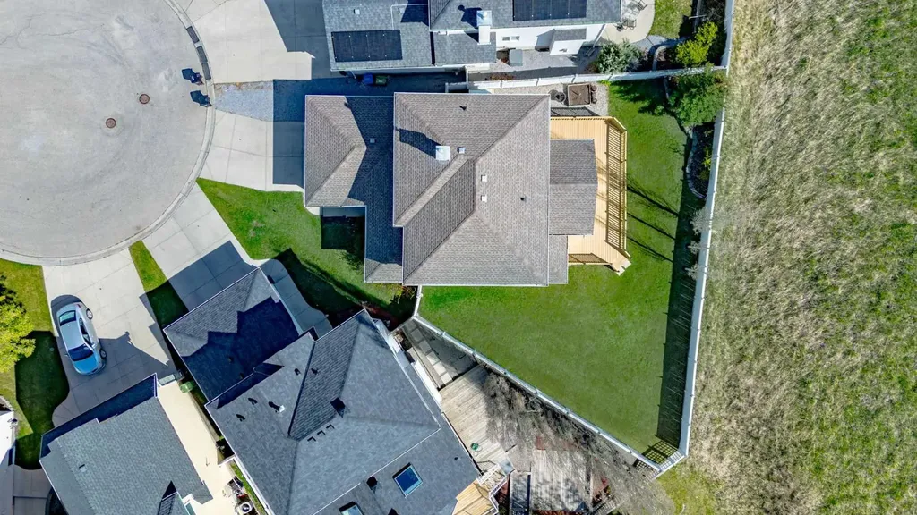 331 Sierra Madre Court SW Calgary AB T3H 3G7