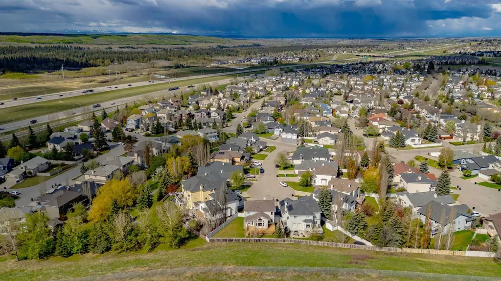331 Sierra Madre Court SW Calgary AB T3H 3G7