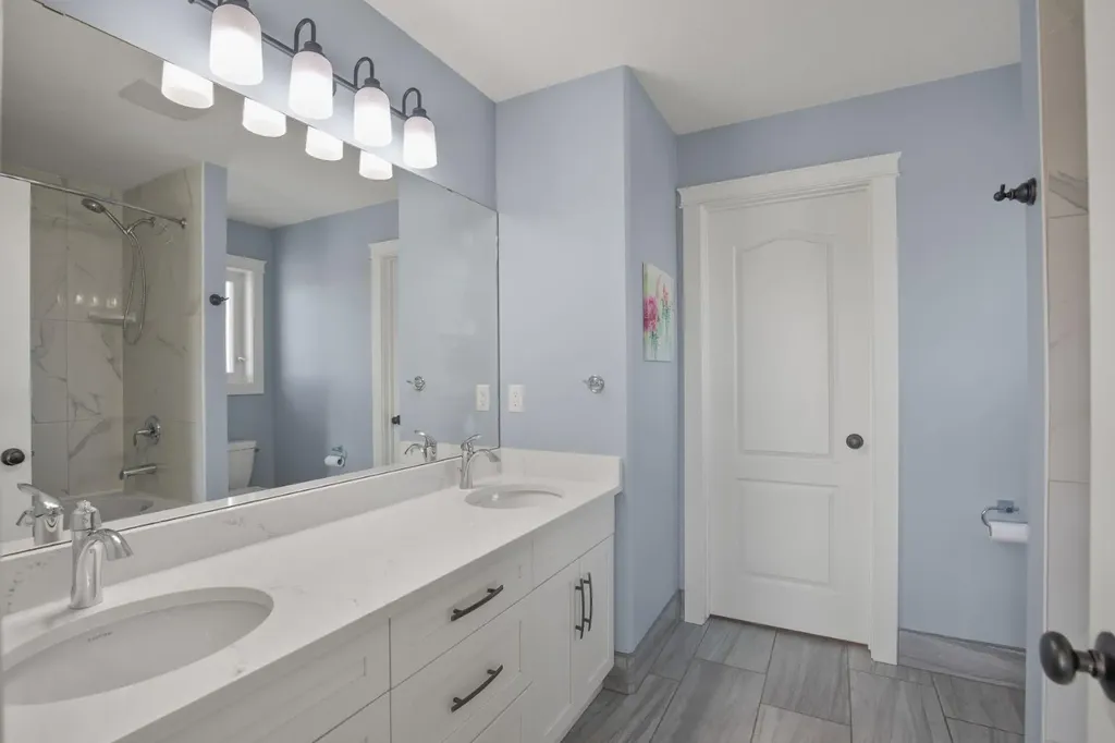 14 Tagish Avenue Red Deer AB T4P 0Y6