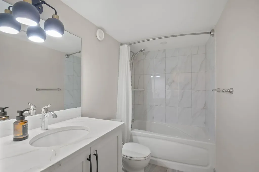 14 Tagish Avenue Red Deer AB T4P 0Y6