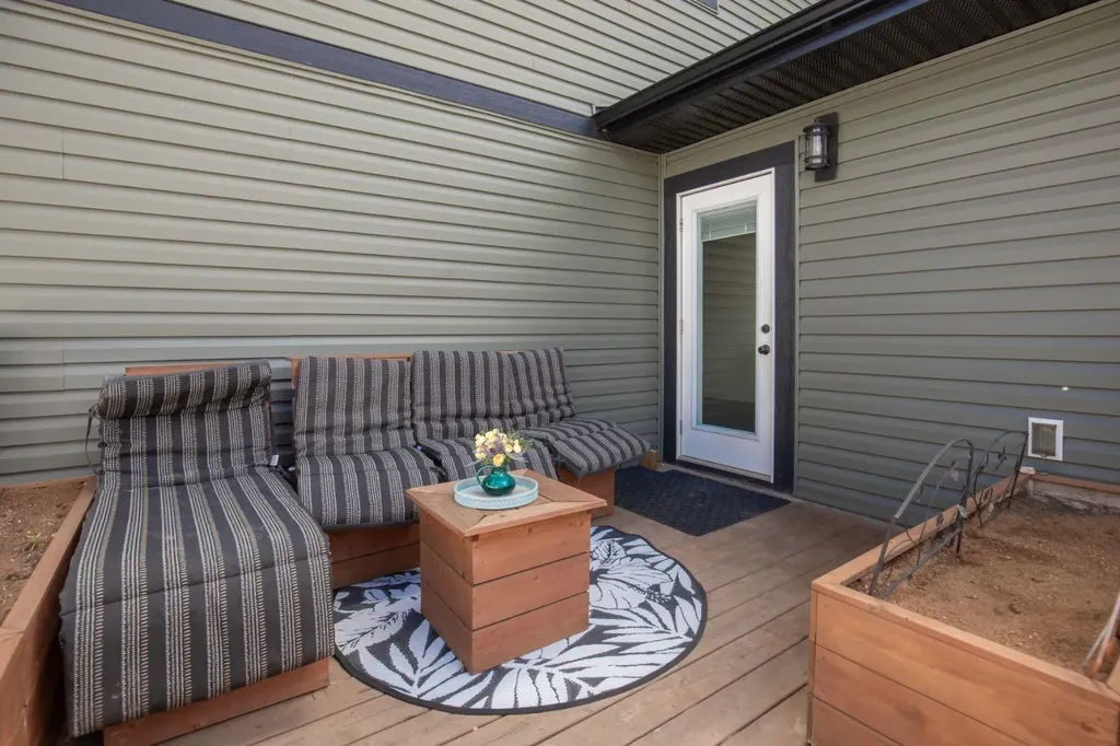 14 Tagish Avenue Red Deer AB T4P 0Y6