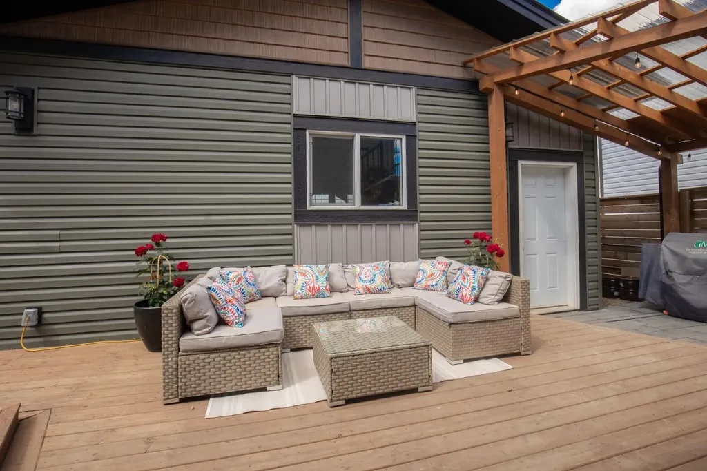 14 Tagish Avenue Red Deer AB T4P 0Y6