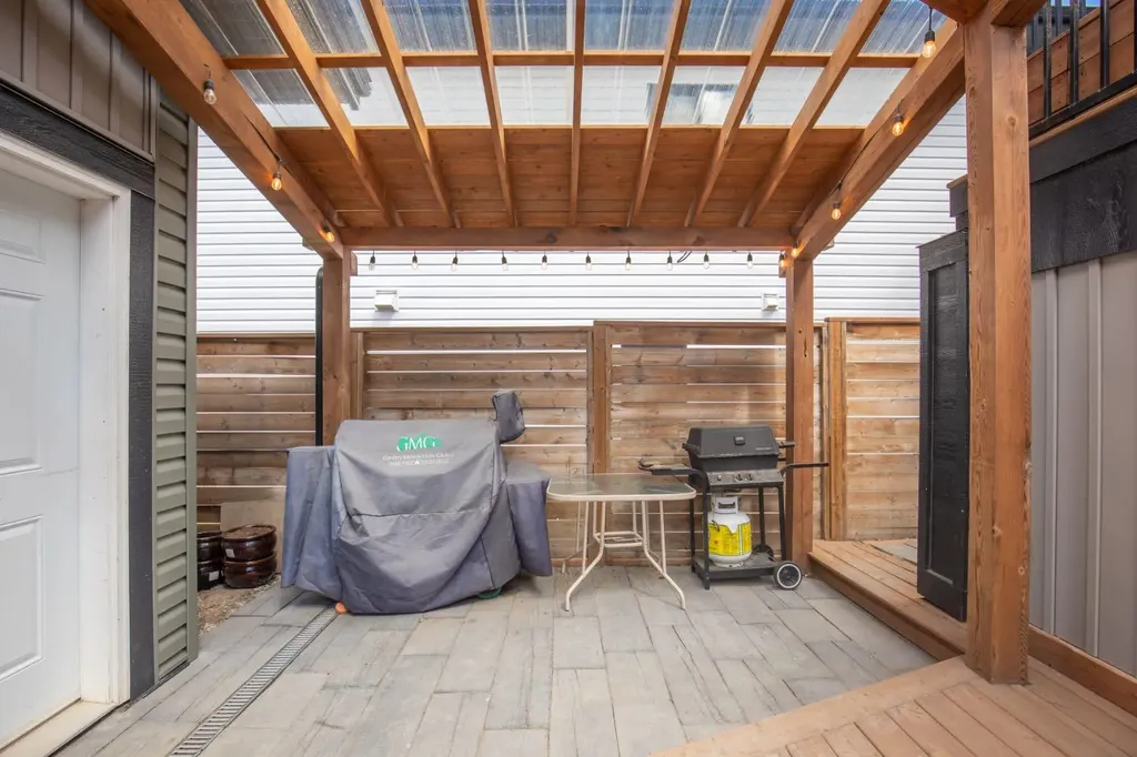14 Tagish Avenue Red Deer AB T4P 0Y6