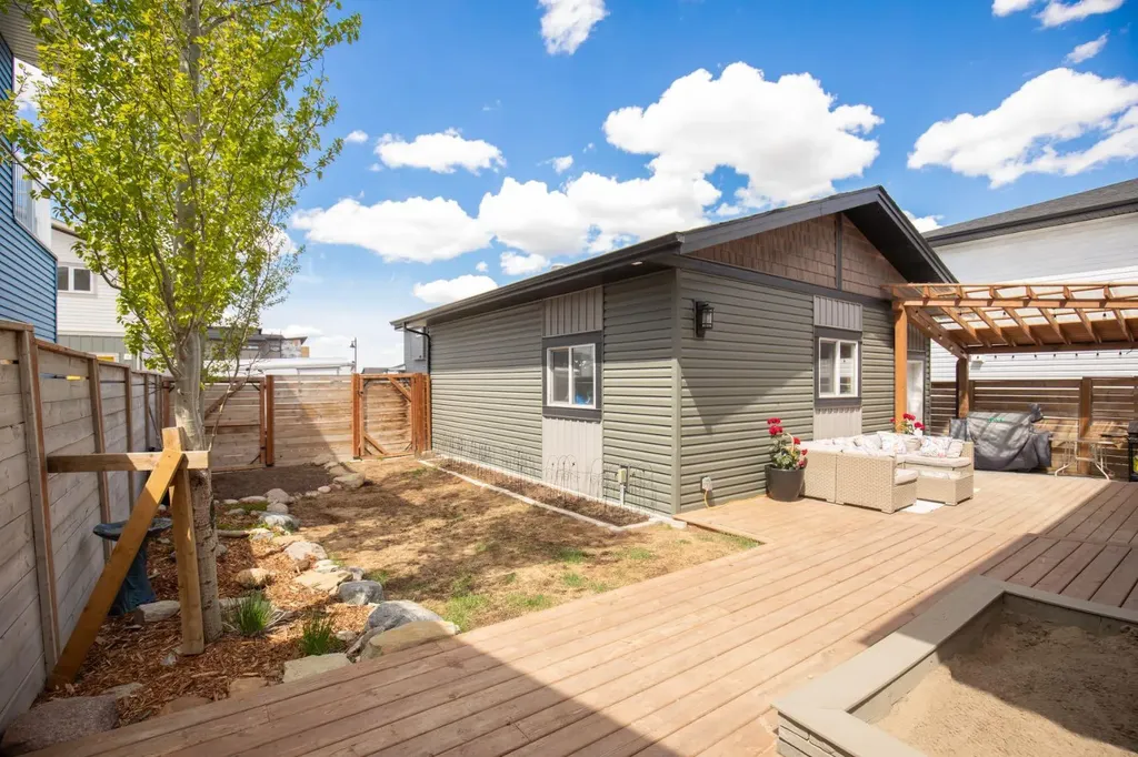 14 Tagish Avenue Red Deer AB T4P 0Y6