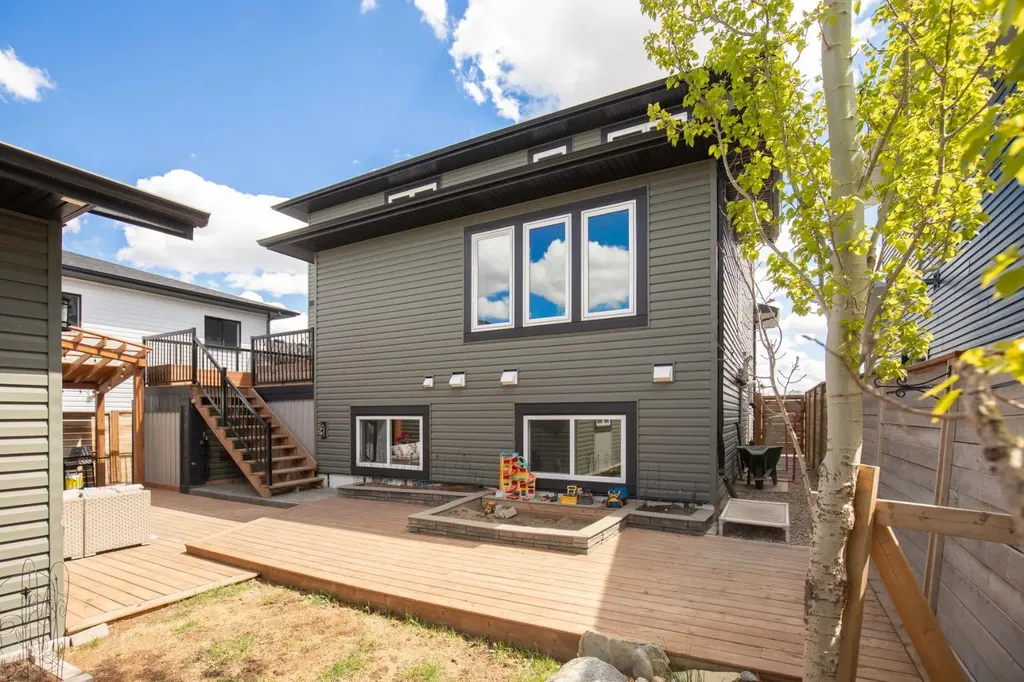 14 Tagish Avenue Red Deer AB T4P 0Y6