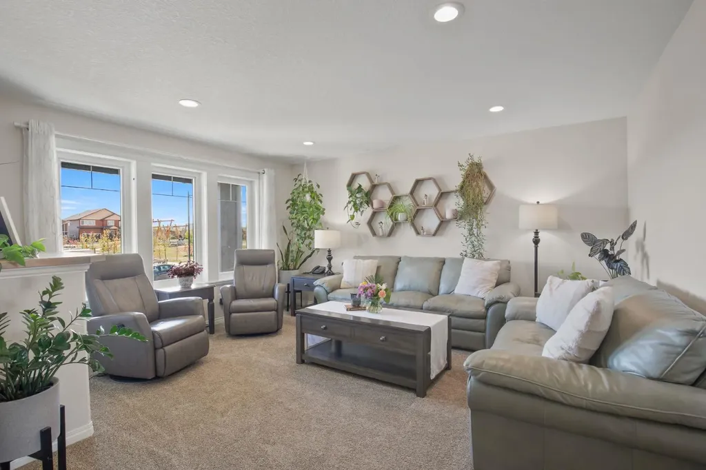 14 Tagish Avenue Red Deer AB T4P 0Y6