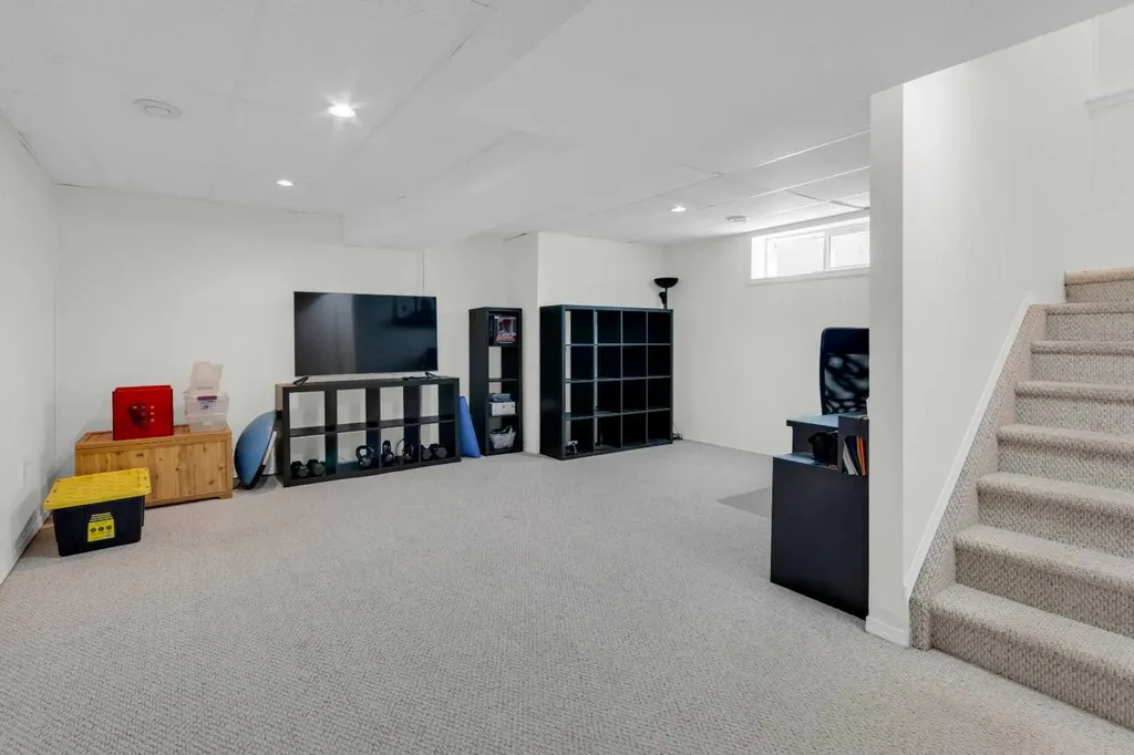 111 Arbour Meadows Close NW Calgary AB T3G 5J4
