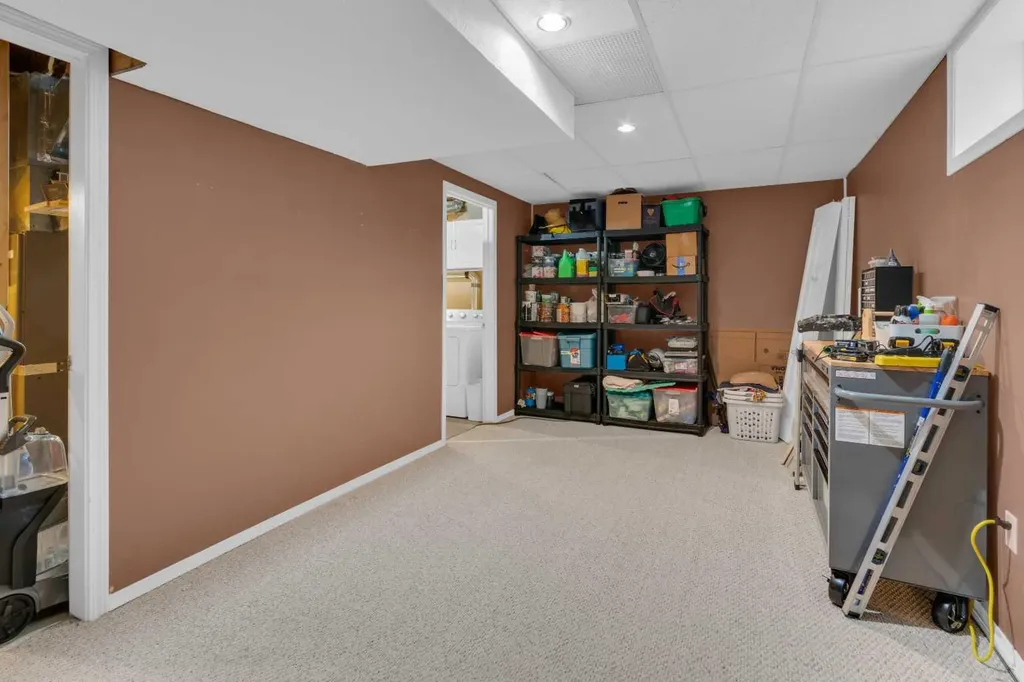 111 Arbour Meadows Close NW Calgary AB T3G 5J4