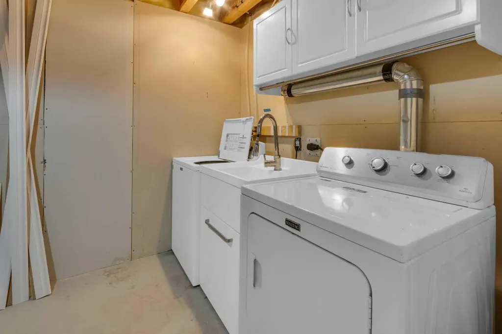 111 Arbour Meadows Close NW Calgary AB T3G 5J4