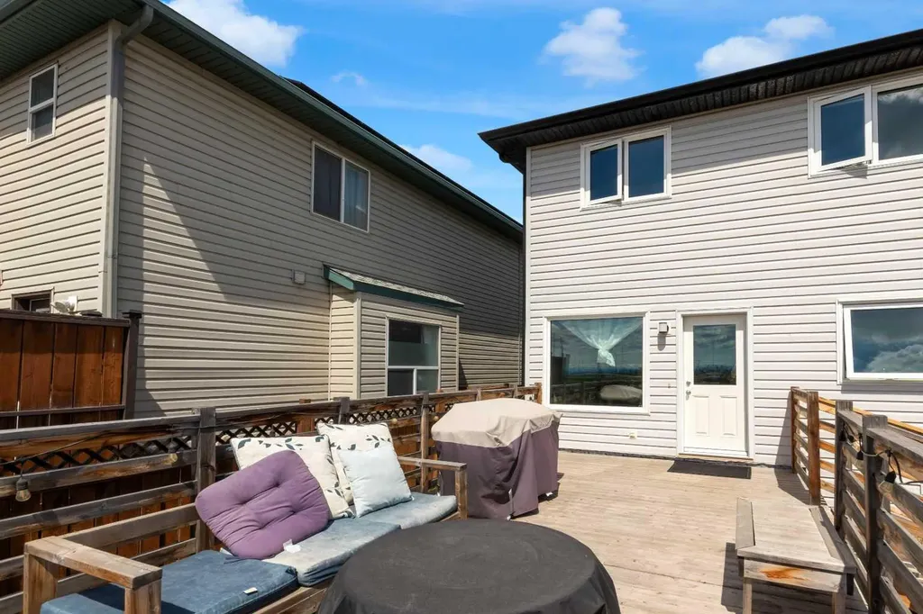 111 Arbour Meadows Close NW Calgary AB T3G 5J4